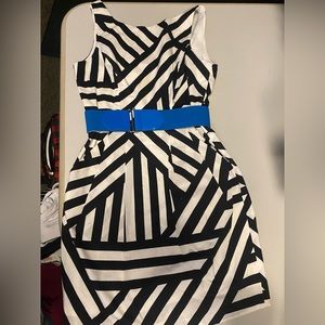 Tailored dress with belt